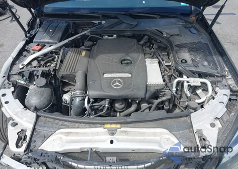 2016 Mercedes-Benz C 300 4Matic/Luxury 4Matic/Sport 4Matic z USA, uszkodzony, nr VIN 55SWF4KB4GU097714